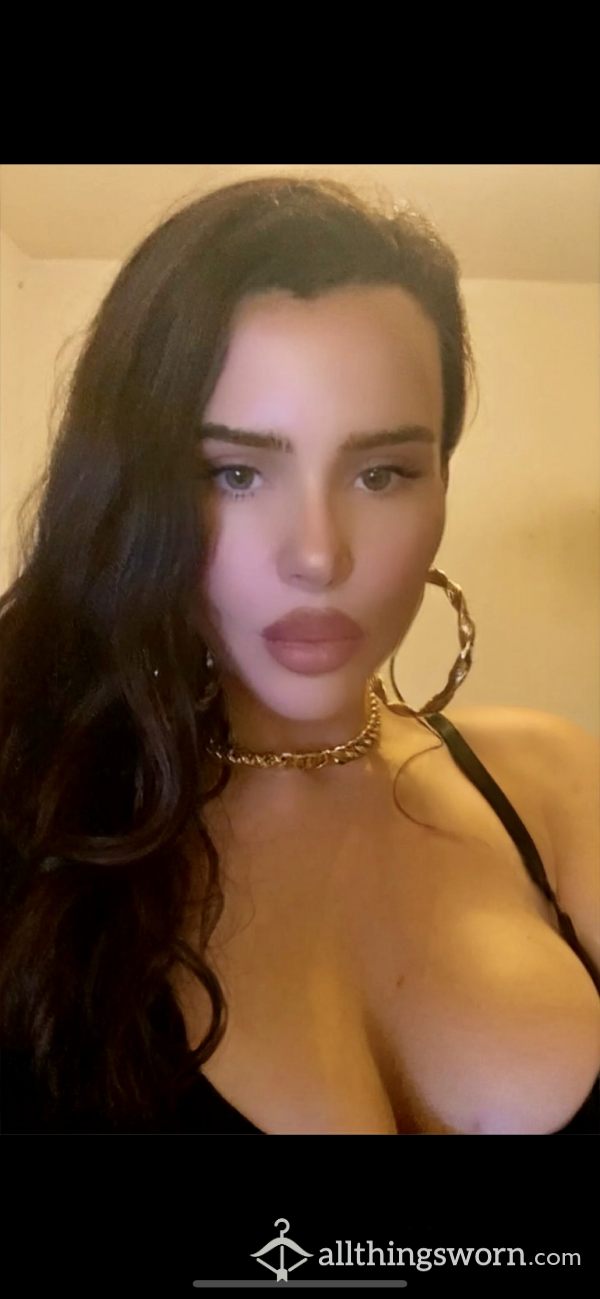 JOI WORSHIP THE QUEEN GODDESS AS SHE INSTRUCTS YOU POV STYLE HYPNOTISED BY HER EYES AND HUGE A**ETS AS SHE PLAYS SEDUCTIVELY WHILE YOU SERVE HER AS THE BETA SUB YOU ARE !