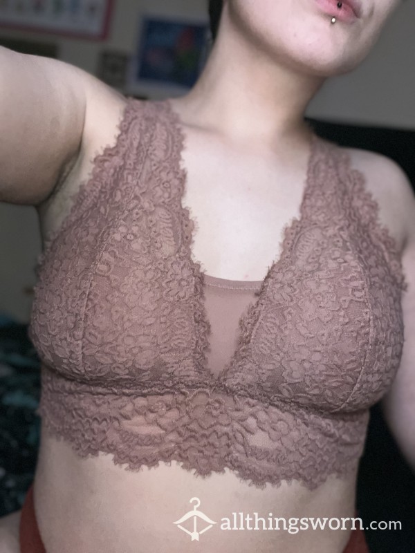 Lacy Flor*l Aeries Bralette