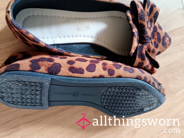 Leopard Print Bow Flats. Worn.