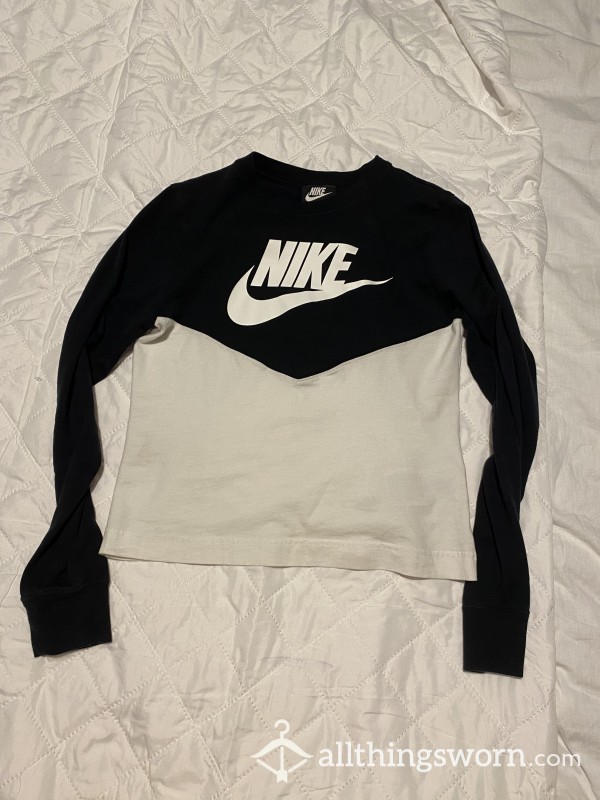 Nike, Cropped Long Sleeve Top