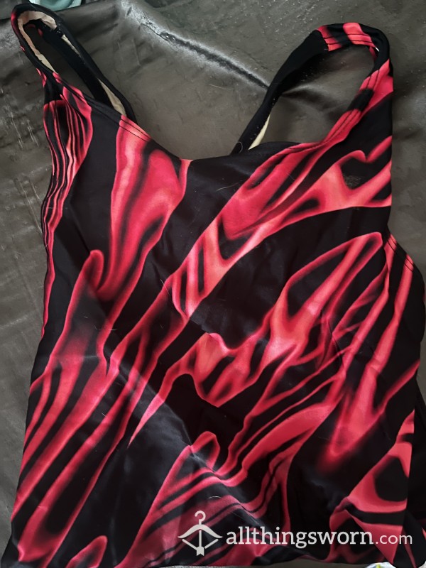 One Piece Suit From This Compet*tive Swimmer