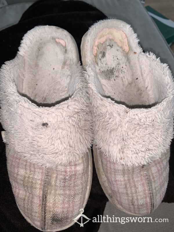 Open Heel Slippers That REEK