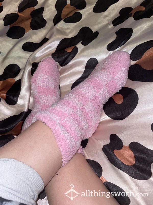 PINK COZY HEART SOCKS