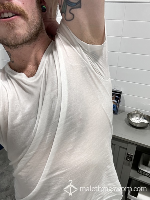 Workout T-Shirt. 🥵 *NO* Deodorant