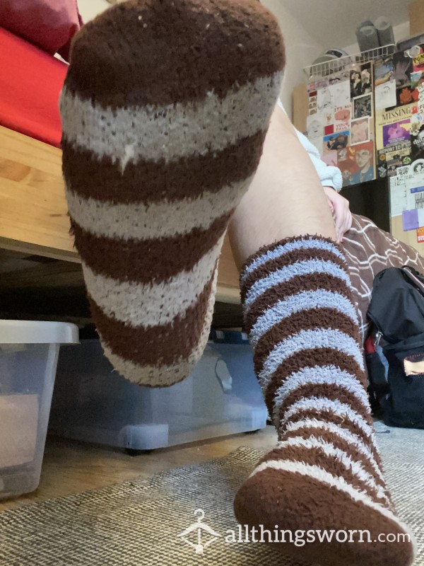 (PRE-WORN)Blue And Brown Fluffy Calf Socks