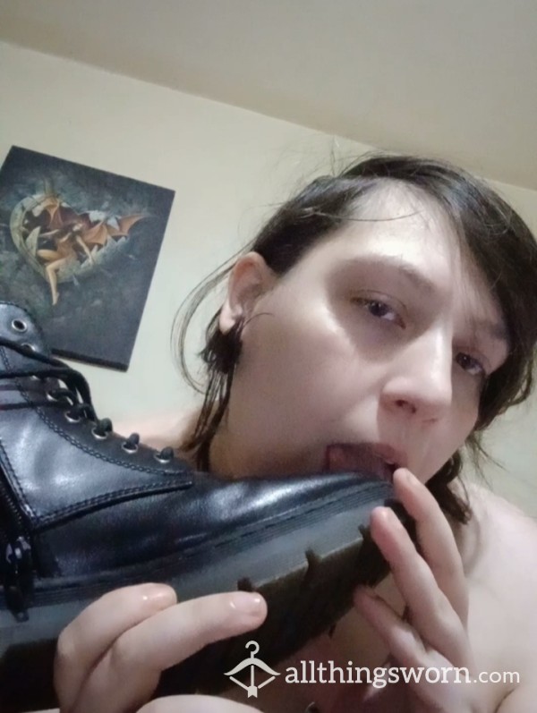 Sub Licking Boot 👢 5 Min Video