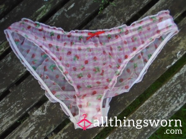 🍓Pretty, Pink, Strawberry Motif Panties🍓