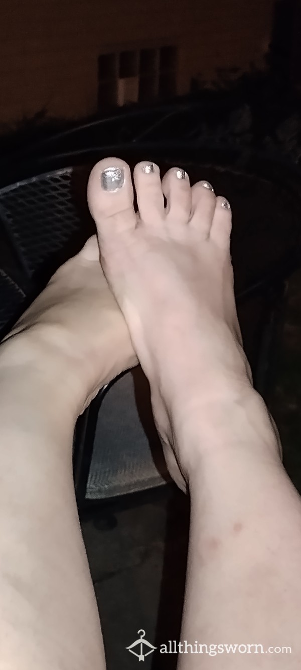 Resting My Pet*te Little Feet After A Long Day At Work.👣