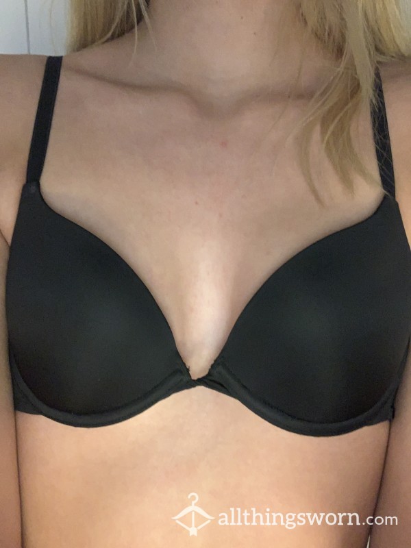 S**y Black Bra