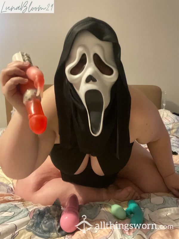 S**y Ghostie Photo Set