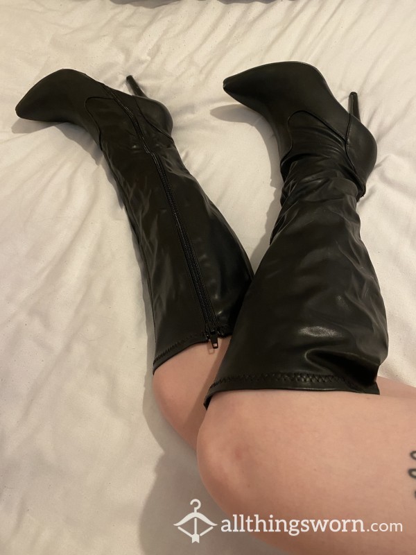 S**y Knee High Black Leather Boots