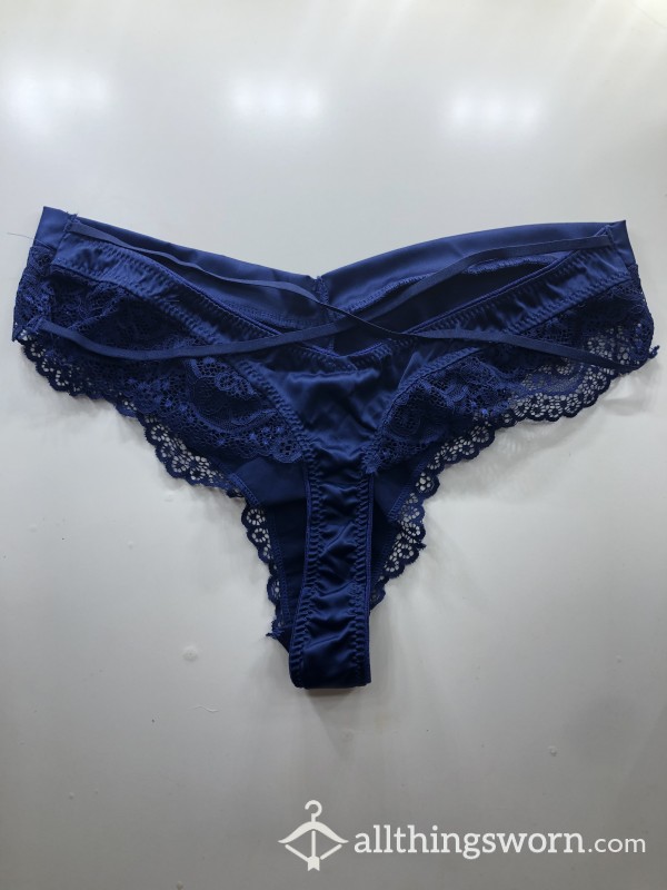 S**y Lace Navy Blue Thong!