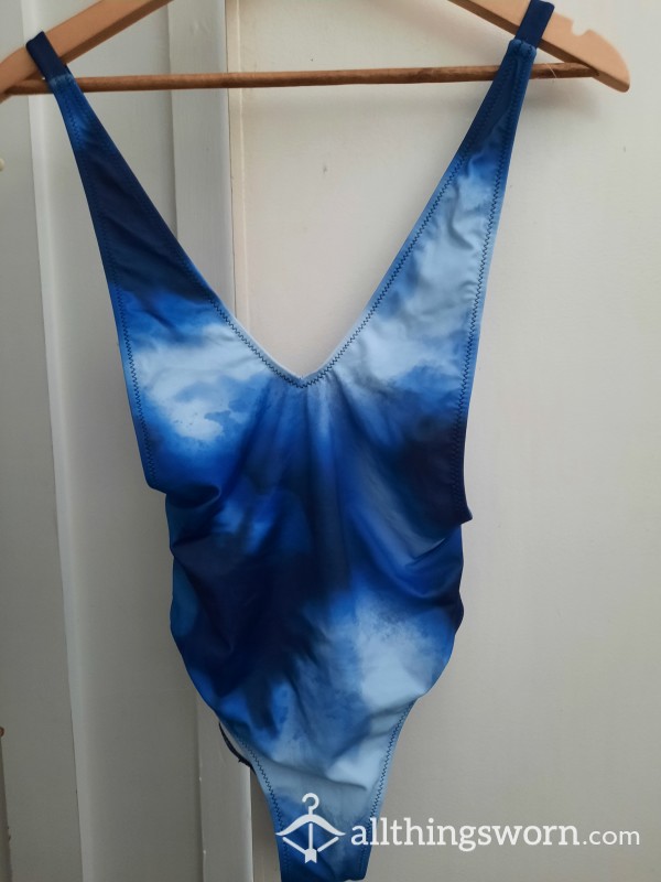 S**y Plunging Swimsuit