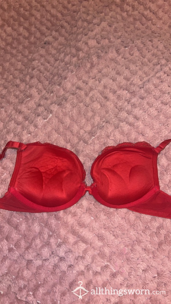 S**y Red Bra