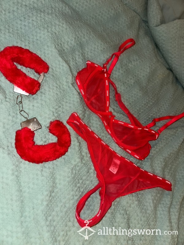 S**y Red Set