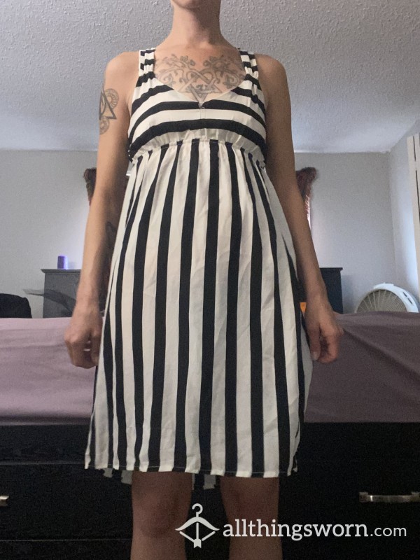 ON SALESlightly See Throw White/black Dress.