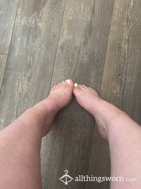 Small Pretty Feet 🤭🦶🏼