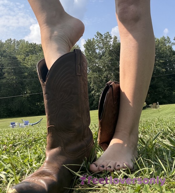 Smelly Cowgirl Boots 🤠