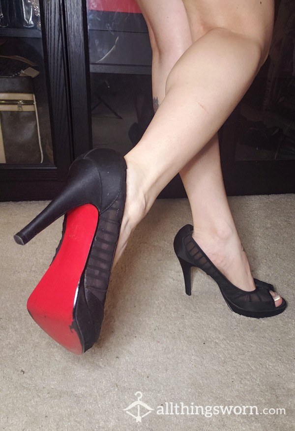 Spicy 🌶 Red Bottom High Heels Worn For Years ! Black Heels Open Toe Le Chateau Shoes Well Worn Used Tattooed Asian Japanese Tiny Pet*te Arched Fee