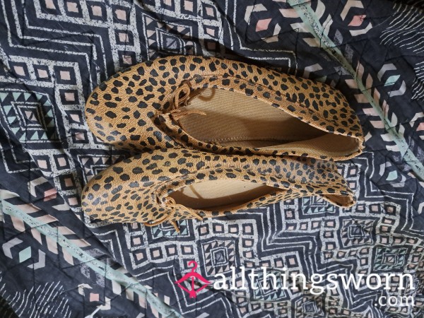 SOLD - Spotted Flats - Free 3 Day Refresher Wear