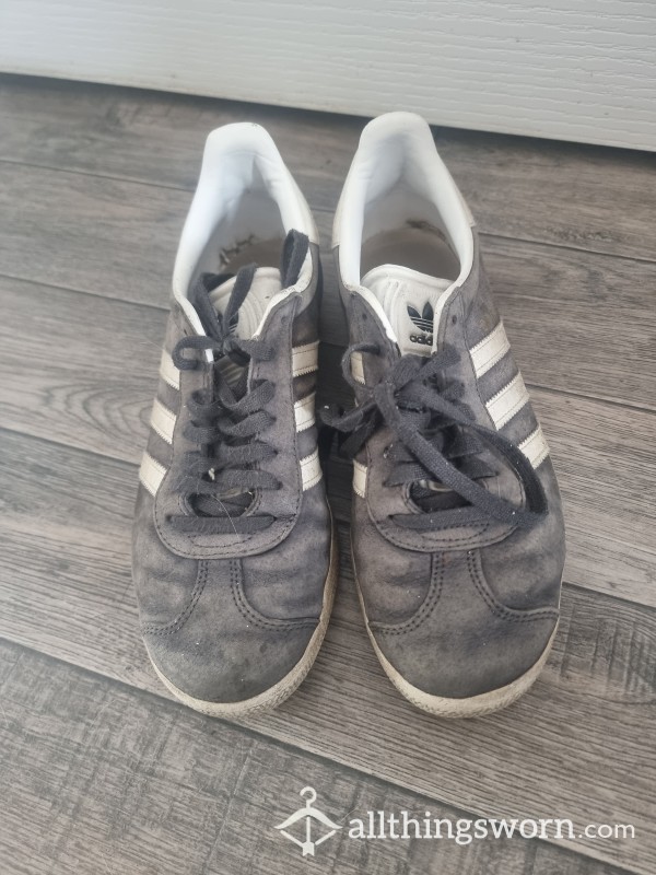 Stinkiest Size 6 Gazelles