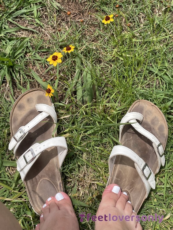 Toe Print Stinky Smelly, White Sandals, Size 9