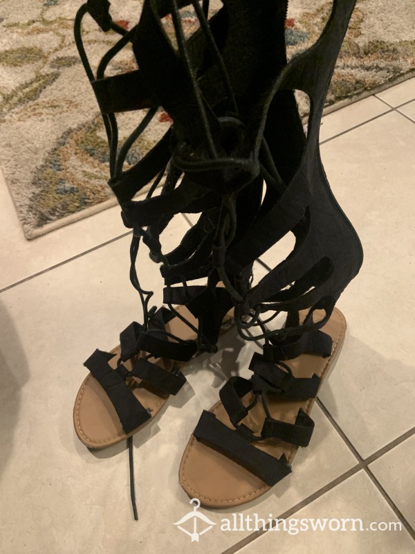 Straps Flat Black Sandals That Tie Up Your Legs