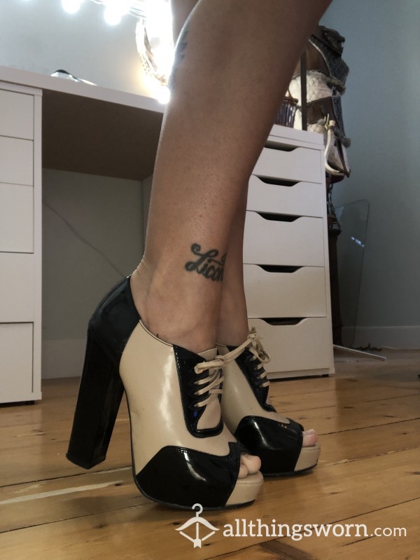 Super S**y Patent Leather Pinup Platforms With Lace Up Fronts