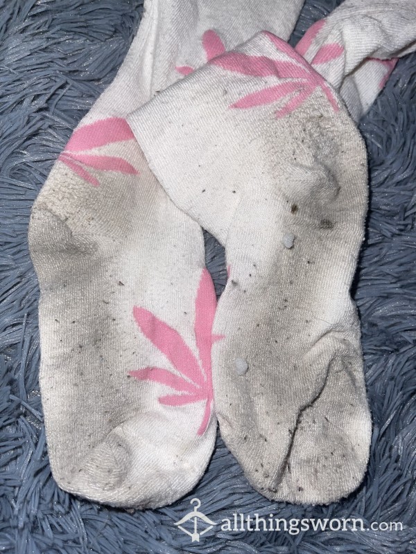 Super Worn Pot Leaf Socks💕