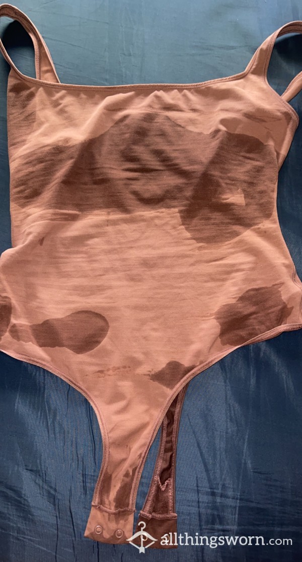 Sweaty SKIMS Bodysuit (mauve)