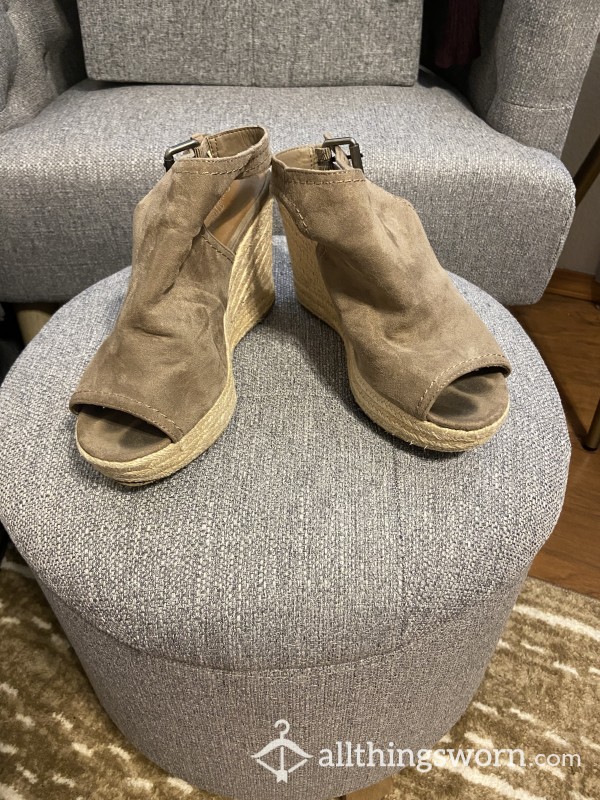 Tan Wedges