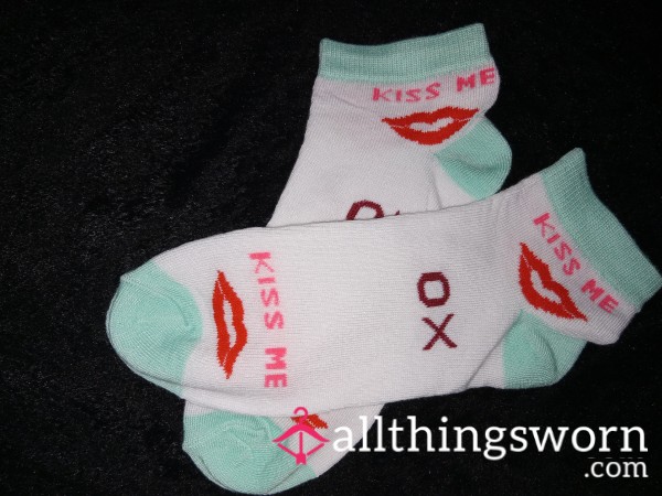 Teal Blue Kiss Me Ankle Socks