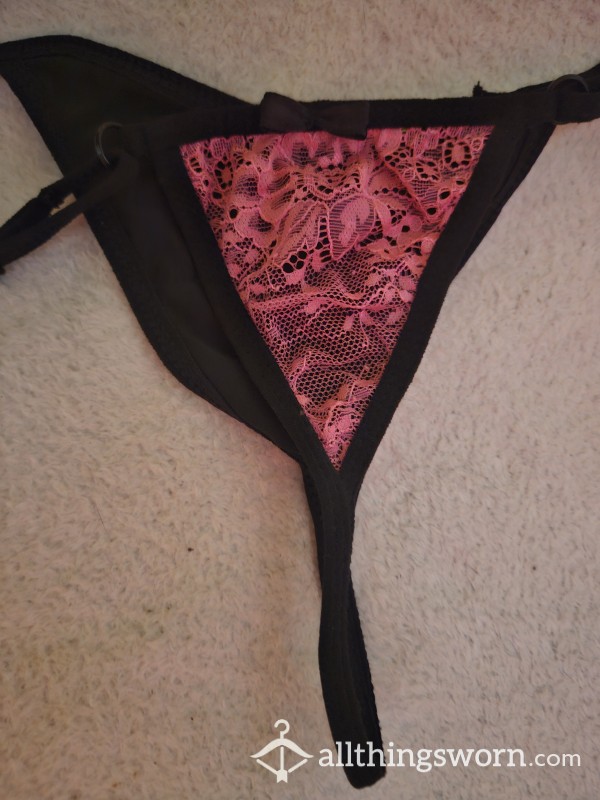 The Cla**ic G String In Hot Pink Lace