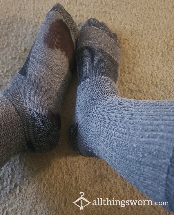 ~~SOLD~~ Threadbare-Gray- Size 13 Socks - Clean Or Smelly