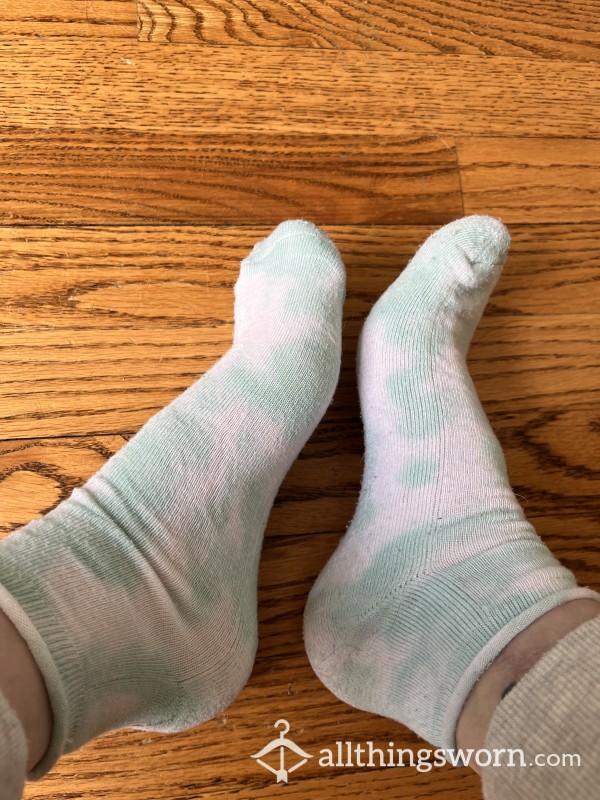 TIEDYE GREEN SOCKS USED 24 HR