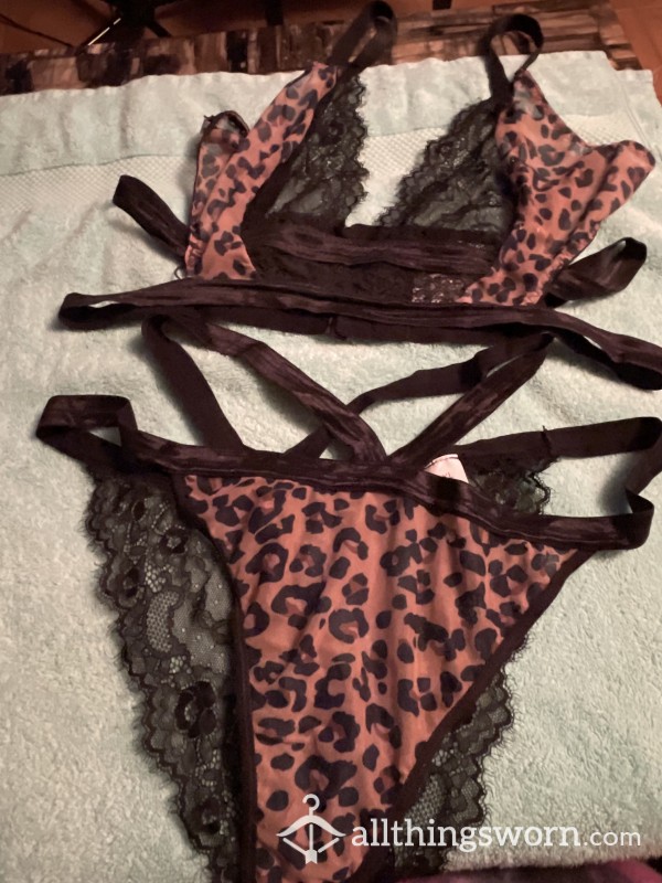 TWO PIECE LEOPARD PRINT SET