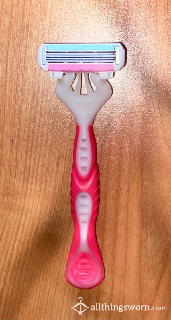 Used Razor