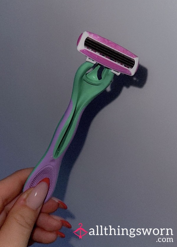 Used Women’s Razor 🪒