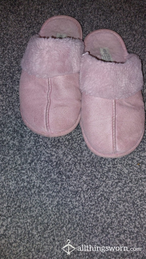 Very Well Warn Stinky Slippers