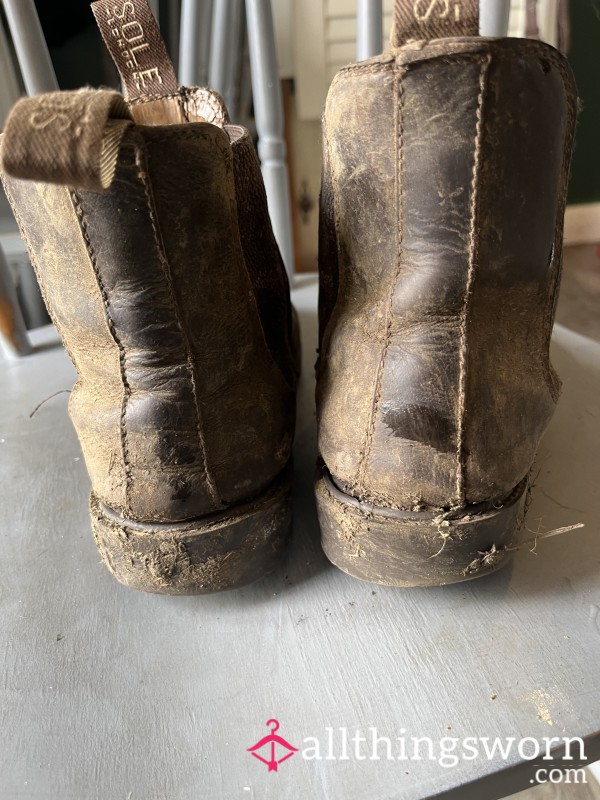 Very Well Worn Stinky Yard Boots