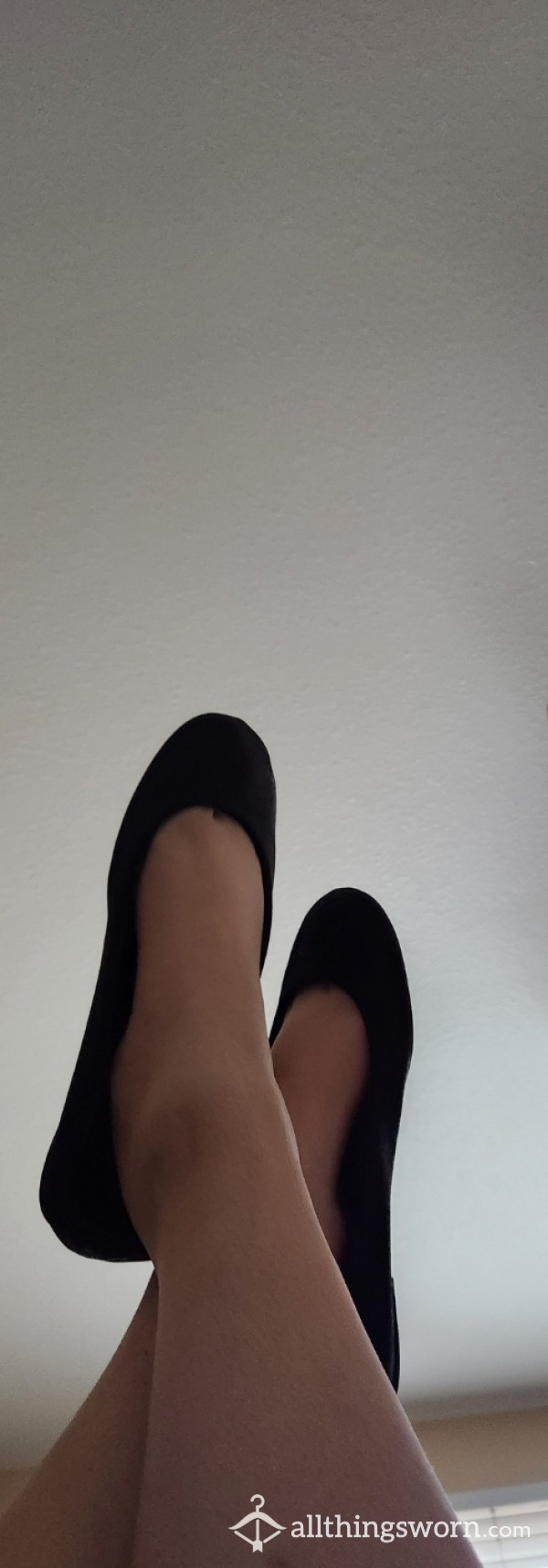 Very Worn Black Stinky Flats