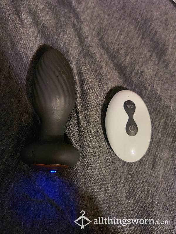 Vibrating And Rotating A**l Plug With Remote [shipping Included]