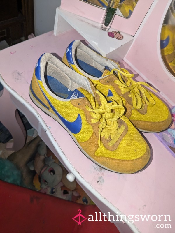 Vintage Mustard Yellow Nikes!!!