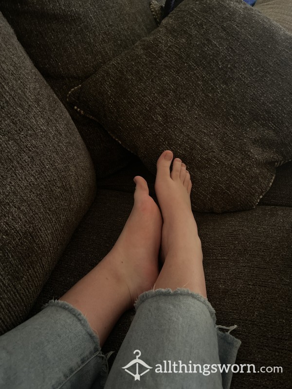 Watch My Feet While I Do Work🥰