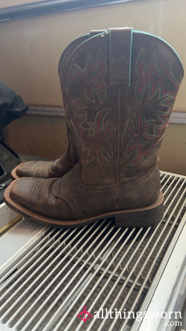 Well Worn Ariat Horse Riding Boots