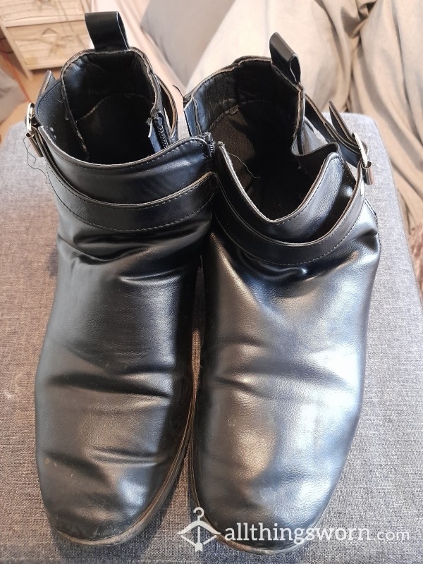 Well Worn, Black Ankle Boots With Faux Buckle, UK Size 8 👢