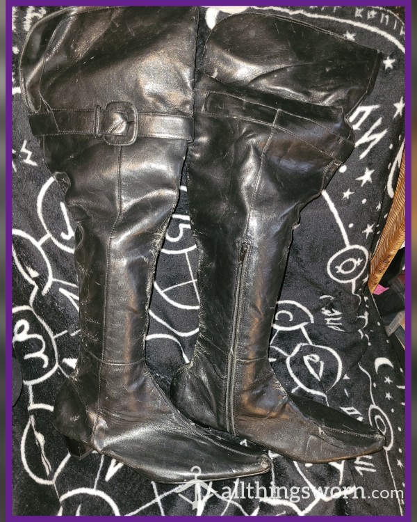 Well Worn Overknee Boots, Size 6.