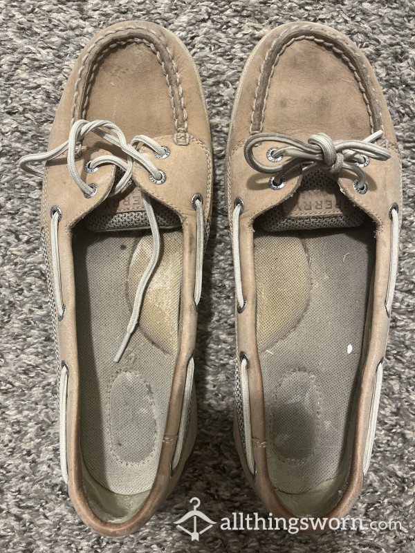 Well Worn SPERRYS 9.5