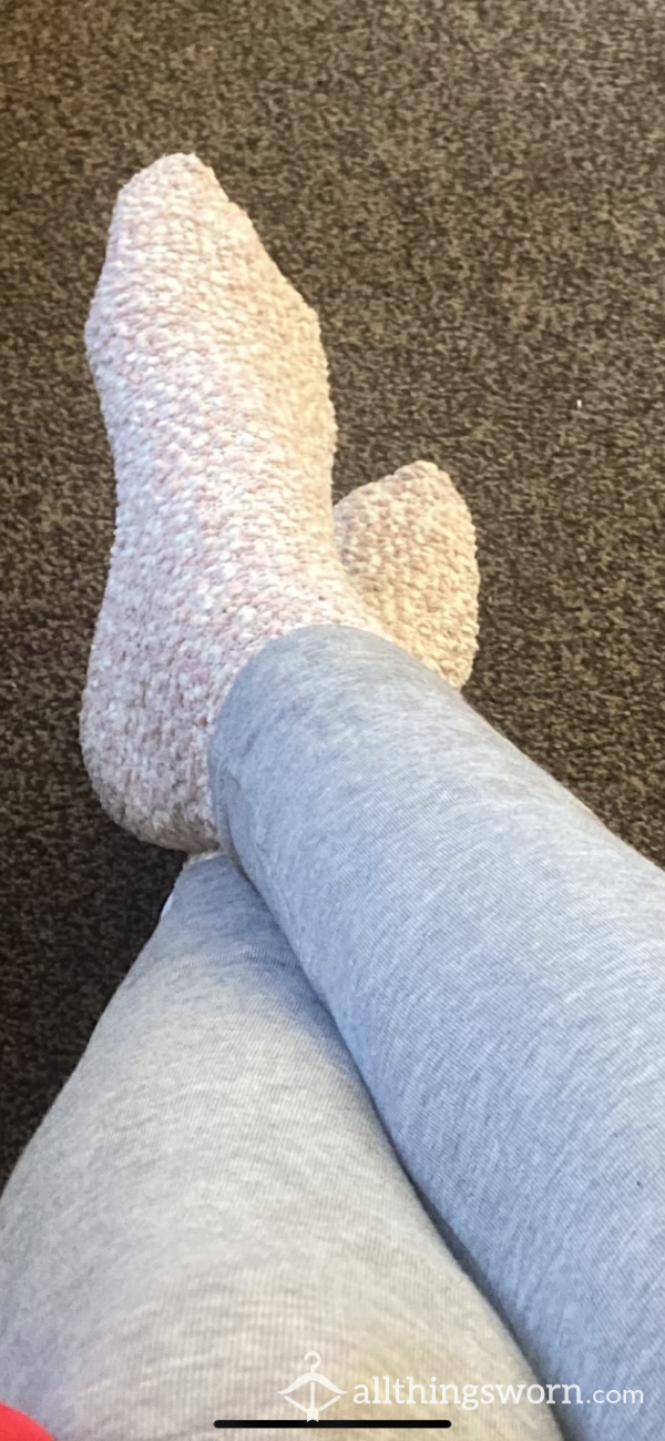 Well-wornFluffy Bobble Socks🎀