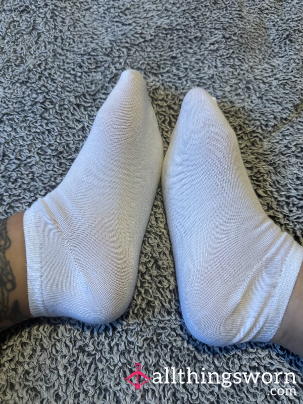 **SOLD** White Ankle Socks